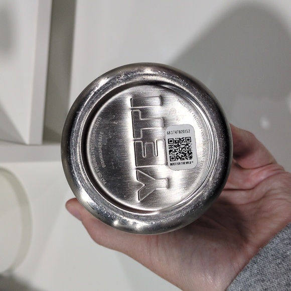 YETI Rambler 18 oz Seafoam BPA Free Bottle with Straw Cap - Picture 3 of 7